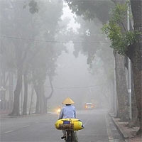 1 tháng có 12 ngày chỉ nắng, 8 ngày chỉ mưa và 11 ngày chỉ mây mù. Tháng đó có thể là?