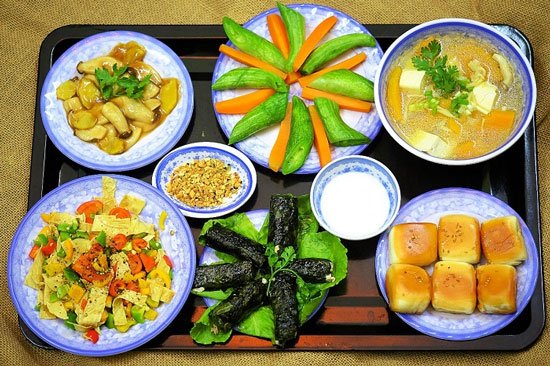 Mâm cỗ cúng Rằm tháng 7