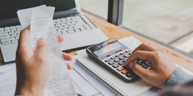 Xuất hóa đơn giá trị gia tăng vào chủ nhật có vi phạm không?