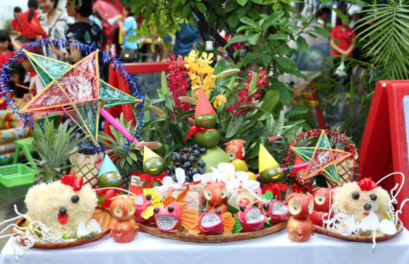 Lời bình mâm cỗ trung thu