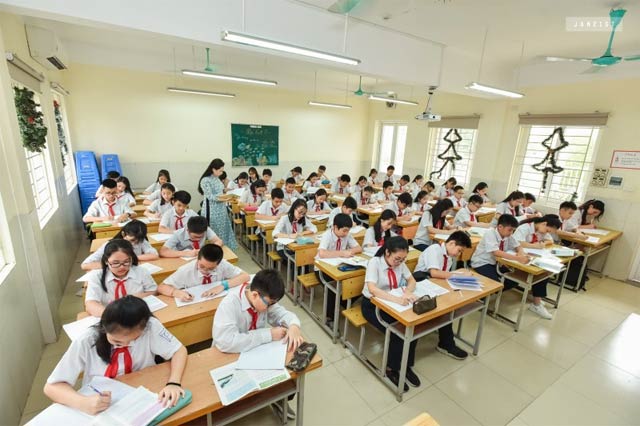 Quy định của Bộ giáo dục về các khoản thu năm học 2024 - 2025