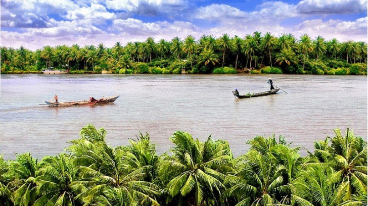 Viết đoạn văn miêu tả cảnh sông nước