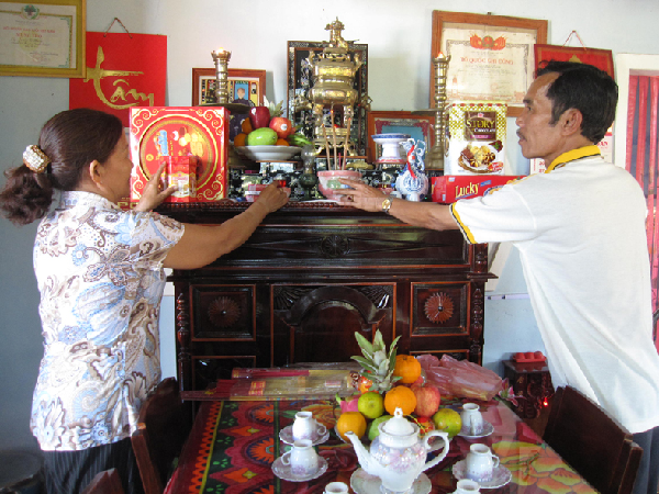 Những điều kiêng kỵ khi bày bàn thờ ngày Tết