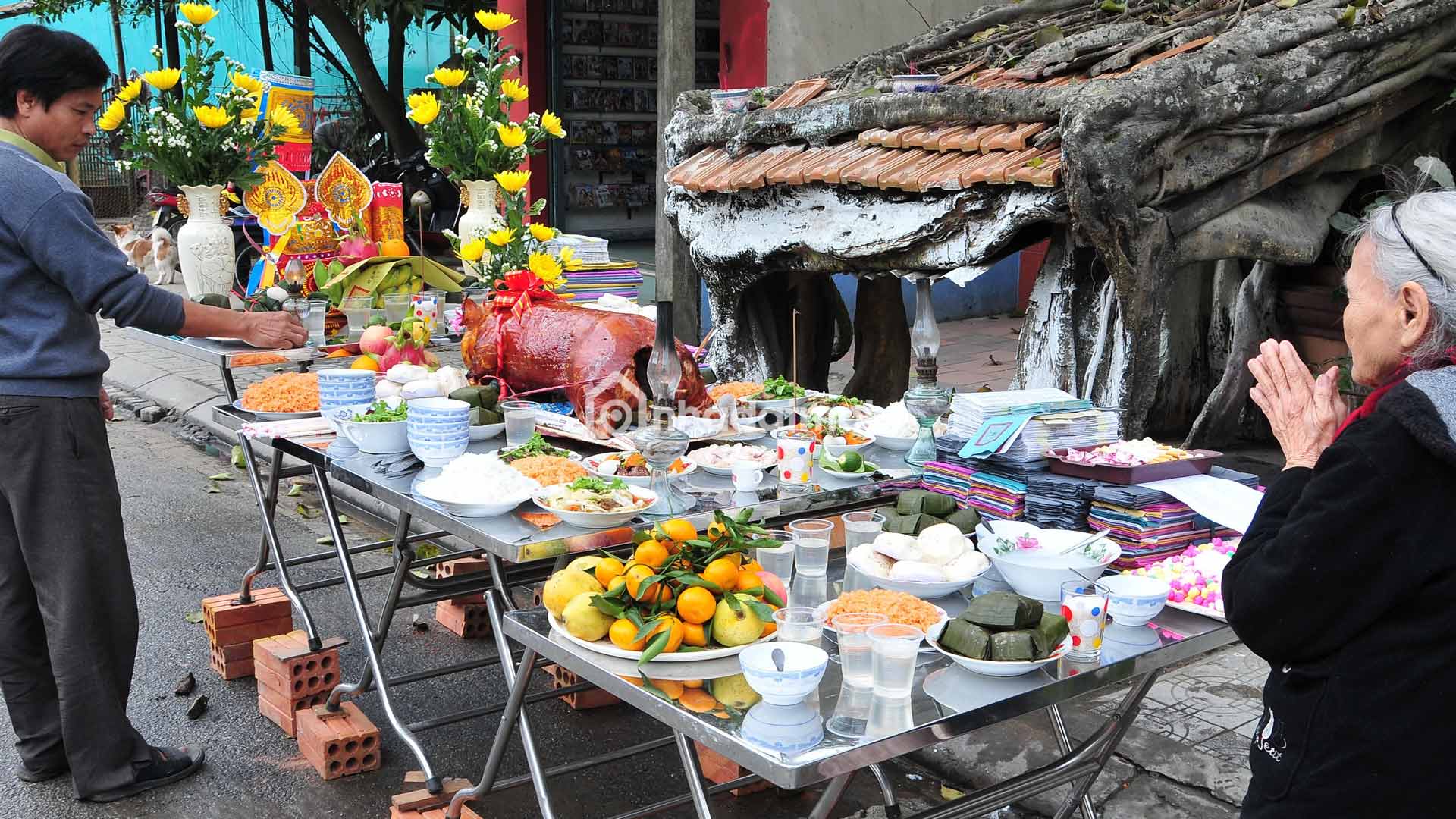 Văn khấn chiều 30 Tết ngoài trời