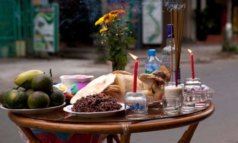 Cúng giao thừa ngoài trời quay hướng nào?