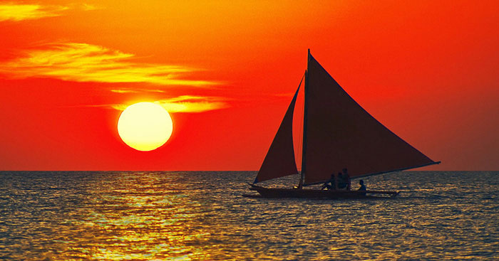 Viết đoạn văn ghi lại cảm xúc về bài thơ Những cánh buồm