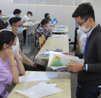 Thi đánh giá năng lực mặc đồ gì?