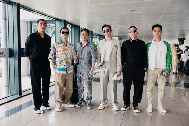 Nhanh lên nhé lyric