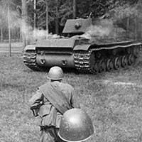 Tại sao Đức ủng hộ Chính phủ Véc-xai trong việc chống lại Công xã Pa-ri?