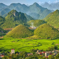 So sánh địa hình vùng núi Đông Bắc và Tây Bắc 