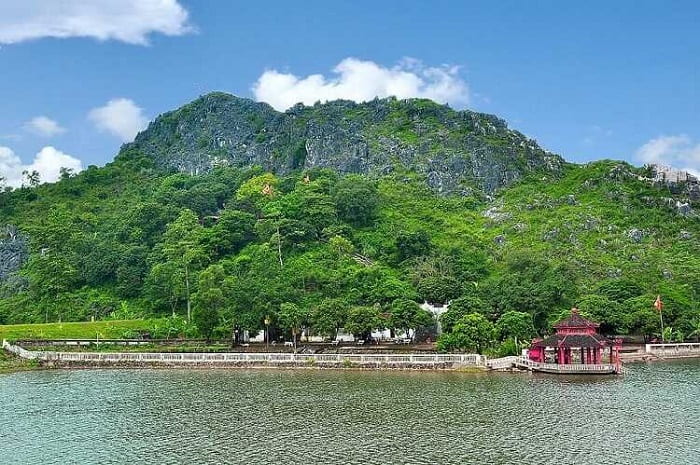 Thuyết minh về một di sản văn hóa ở quê hương em