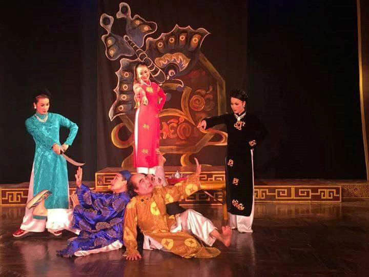 Phân tích yếu tố gây cười trong Mắc mưu Thị Hến