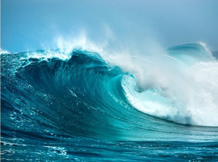 Phân tích hai khổ thơ đầu bài thơ Sóng