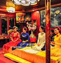 Viết đoạn văn tóm tắt những hiểu biết của em về Ca Huế