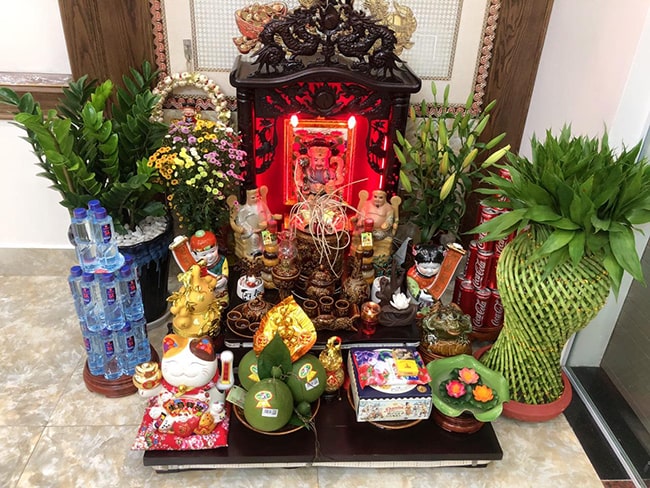 Bài khấn xin tỉa chân nhang ban thờ Thần Tài