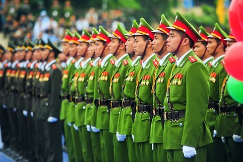 Viết về hình ảnh đẹp người chiến sĩ công an ở cơ sở