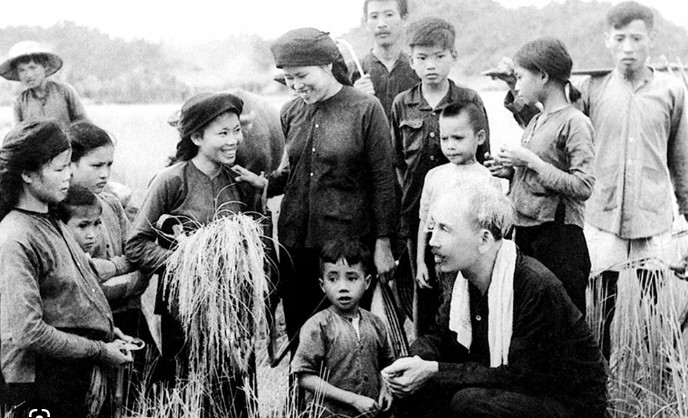 Soạn bài Đức tính giản dị của Bác Hồ ngắn gọn