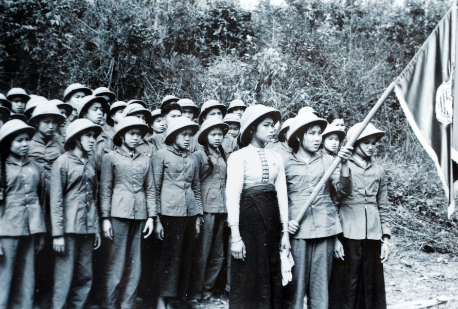 Cảm nhận về ba nhân vật trong “Những ngôi sao xa xôi”