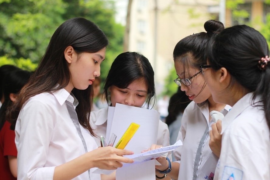 Thi đánh giá năng lực mặc đồ gì?