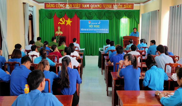 Đoàn viên mới kết nạp học bao nhiêu bài học lý luận chính trị?