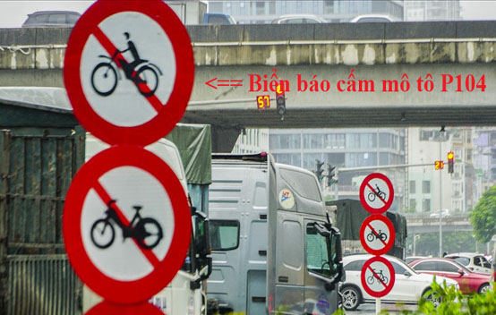 Biển báo cấm mô tô P104 