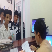 Bao nhiêu tuổi được đứng tên trong đăng ký xe?