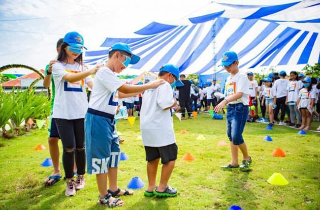 Viết 2-3 câu về những ngày hè của em