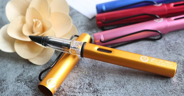 Thuyết minh về đồ dùng học tập ngắn gọn lớp 8