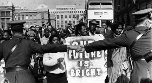 Sự hình thành chế độ phân biệt chủng tộc Apacthai