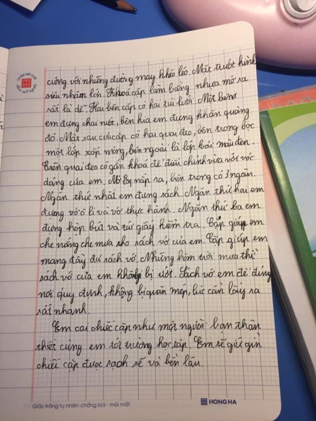 Viết một đoạn văn khoảng 5 câu tả hình dáng hoặc công dụng của một đồ vật gần gũi với em
