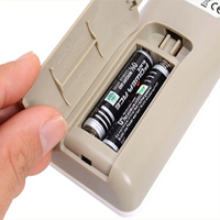 (Siêu hay) Viết lời hướng dẫn phù hợp với mỗi hình về cách lắp pin cho một chiếc điều khiển