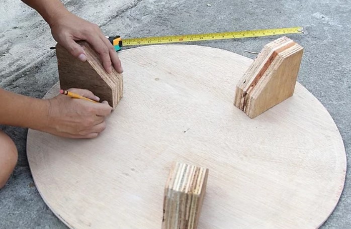 Thuyết minh sản phẩm sáng tạo làm bàn bằng lốp ô tô cũ