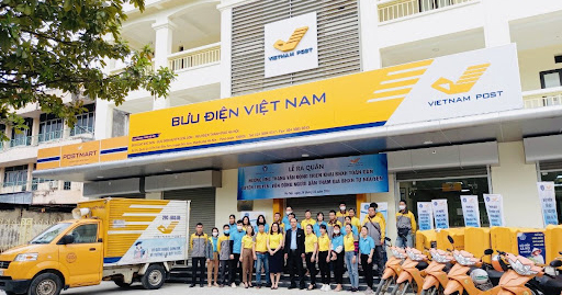 Chủ nhật shipper bưu điện có giao hàng không?