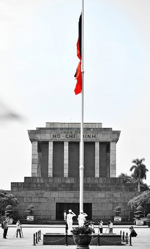 Hình ảnh cờ rủ Quốc tang Việt Nam