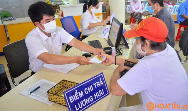 Nghỉ hưu trước tuổi bị trừ bao nhiêu phần trăm lương hưu từ 1/7/2025?