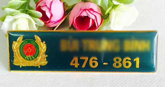 Số hiệu trên bảng tên công an