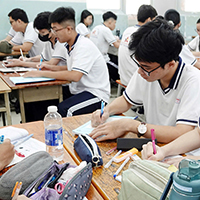 Giáo viên dạy thêm có được ủy quyền cho người khác thực hiện đăng ký kinh doanh?