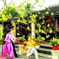 Xông đất là gì? Người đi xông đất cần làm gì?