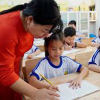 Giáo viên dạy thêm cho học sinh tiểu học miễn phí có được không?