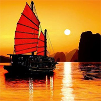 Viết đoạn văn 3 – 5 câu về bài thơ Đoàn thuyền đánh cá, trong đó có câu ghép chứa kết từ để nối các vế câu