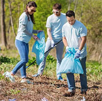 PowerPoint Hoạt động trải nghiệm 8 Chủ đề 2: Thể hiện trách nhiệm với bản thân và mọi người