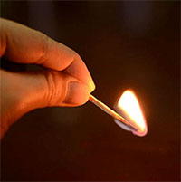 PowerPoint Ngữ Văn 11 Bài 7: Cây diêm cuối cùng