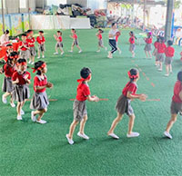 Giáo án mầm non: Bật qua vật cản 15 - 20 cm