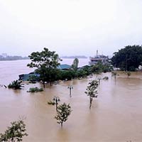 PowerPoint Hoạt động trải nghiệm 6 Chủ đề 8: Phòng tránh thiên tai và giảm thiểu biến đổi khí hậu