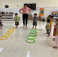 Giáo án mầm non: Đi bước qua các vòng