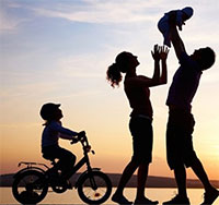 PowerPoint Hoạt động trải nghiệm 1 Tuần 8 Chủ đề 2: Em yêu thương người thân