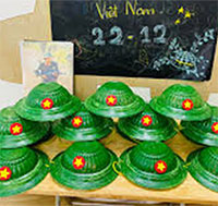 Giáo án mầm non: Trang trí mũ chú bộ đội