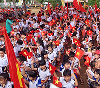 Giáo án Sinh hoạt dưới cờ lớp 8 chủ đề: Em với nhà trường tuần 1