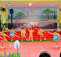 Giáo án sinh hoạt dưới cờ lớp 1 tuần 3 chủ đề: Tìm hiểu an toàn trường học