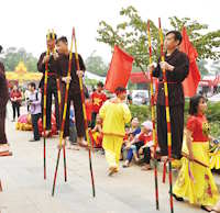 Giáo án Sinh hoạt dưới cờ lớp 5 Em với cộng đồng tuần 16